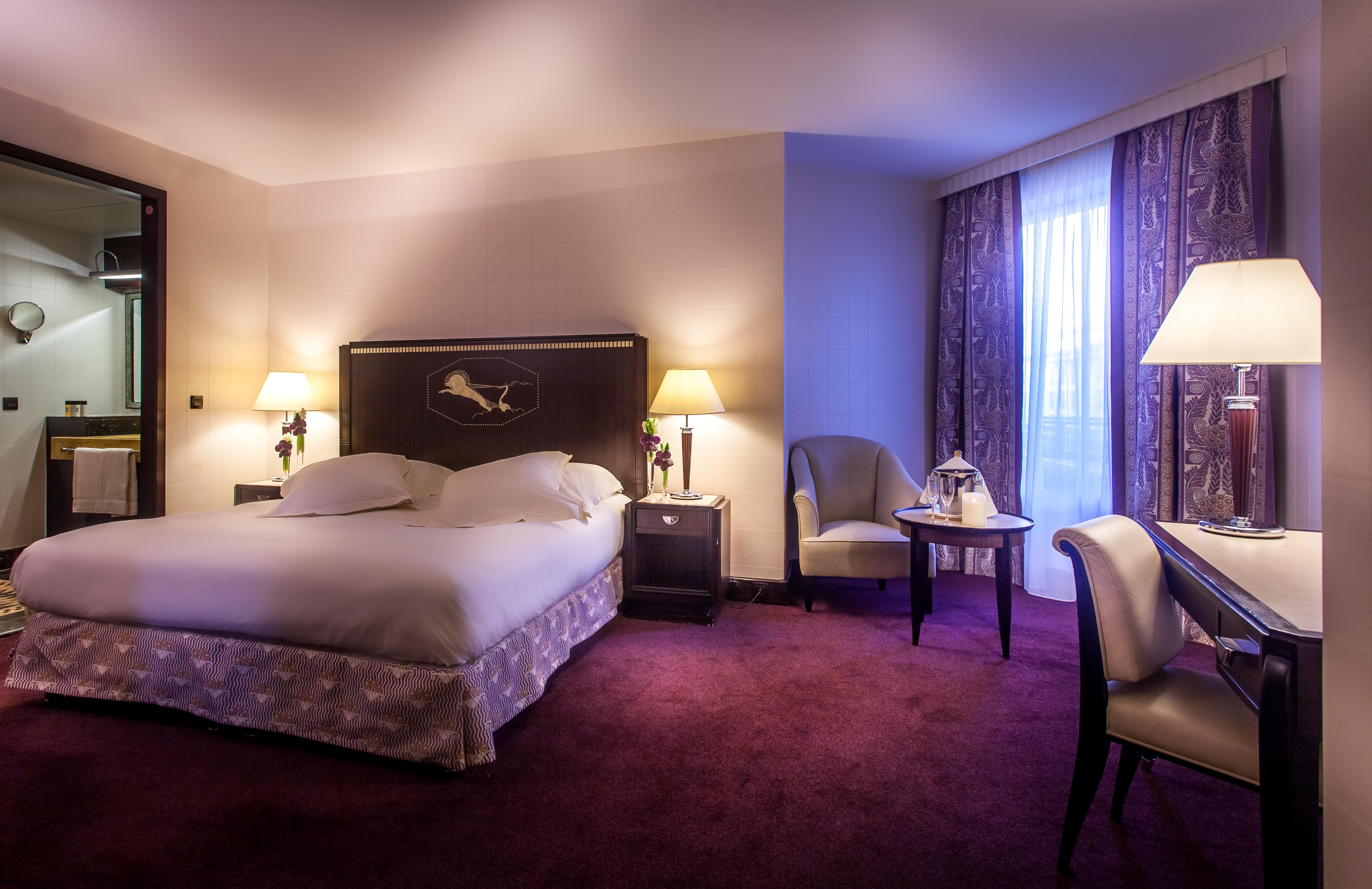 L'Hotel Du Collectionneur Paříž Exteriér fotografie A room at the hotel