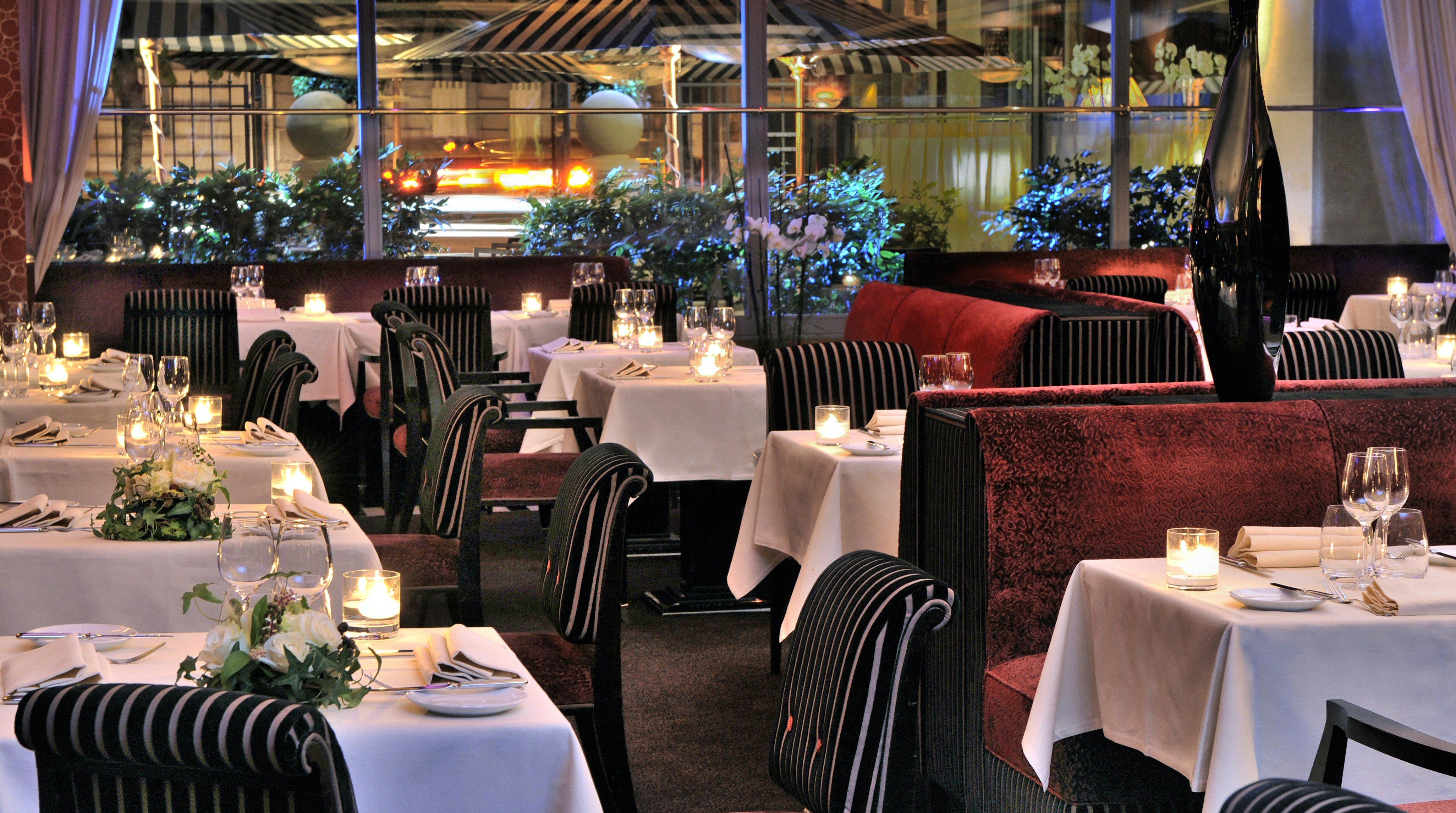 L'Hotel Du Collectionneur Paříž Restaurace fotografie Interior of the restaurant