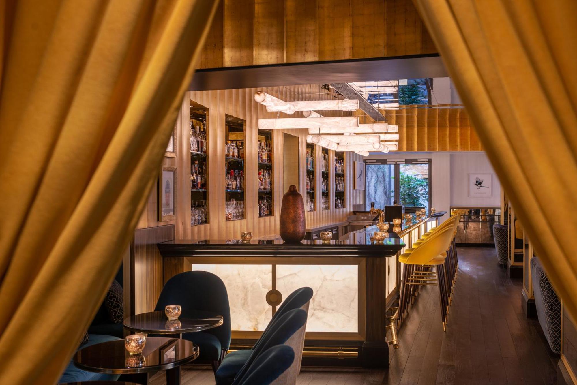 L'Hotel Du Collectionneur Paříž Exteriér fotografie The bar at the London Edition