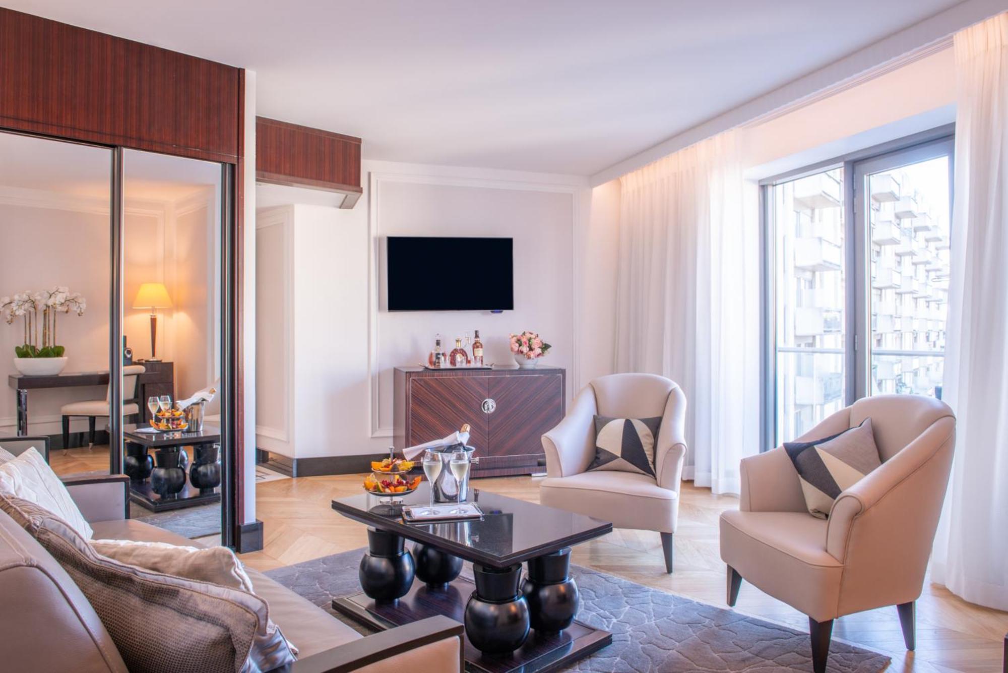 L'Hotel Du Collectionneur Paříž Exteriér fotografie Suite at the Mandarin Oriental, Paris